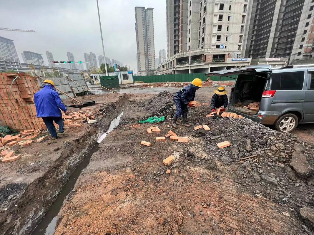 風(fēng)雨無阻筑城夢 市政建設(shè)者的實(shí)干精神